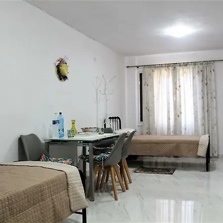 Efies Apartment *